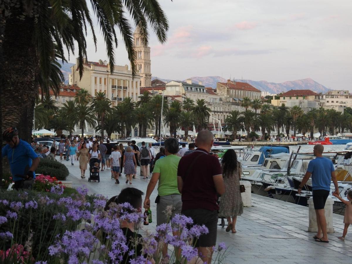 Famous Promenade Riva Apartment Split Exterior foto